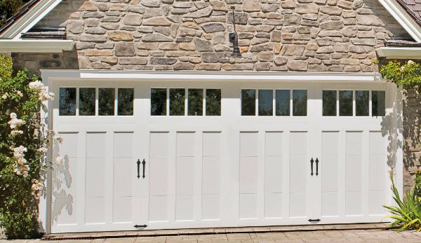 5 signs which indicate that you need to change your garage door